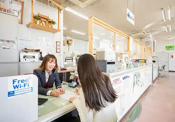 受付カウンター