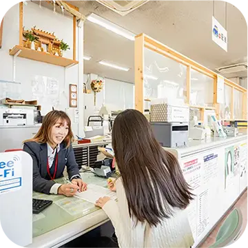 上武自動車教習所受付カウンター